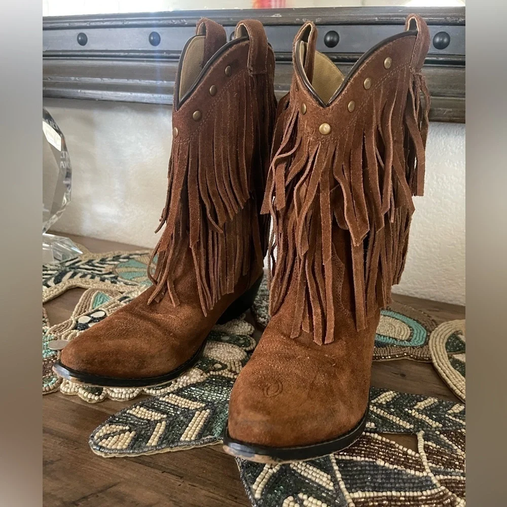 Shyanne leather suede fringe boots size 03